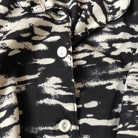 Vintage belted patterned button down shirt - Picture 3 of 5